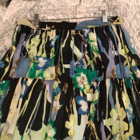 Flowered skirt - Picture 2 of 3
